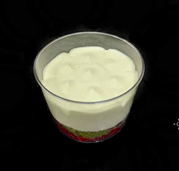 Десерт Малина-фисташка